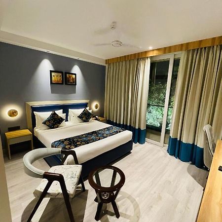 Hotel Malbork Inn @ Janakpuri เดลี ภายนอก รูปภาพ
