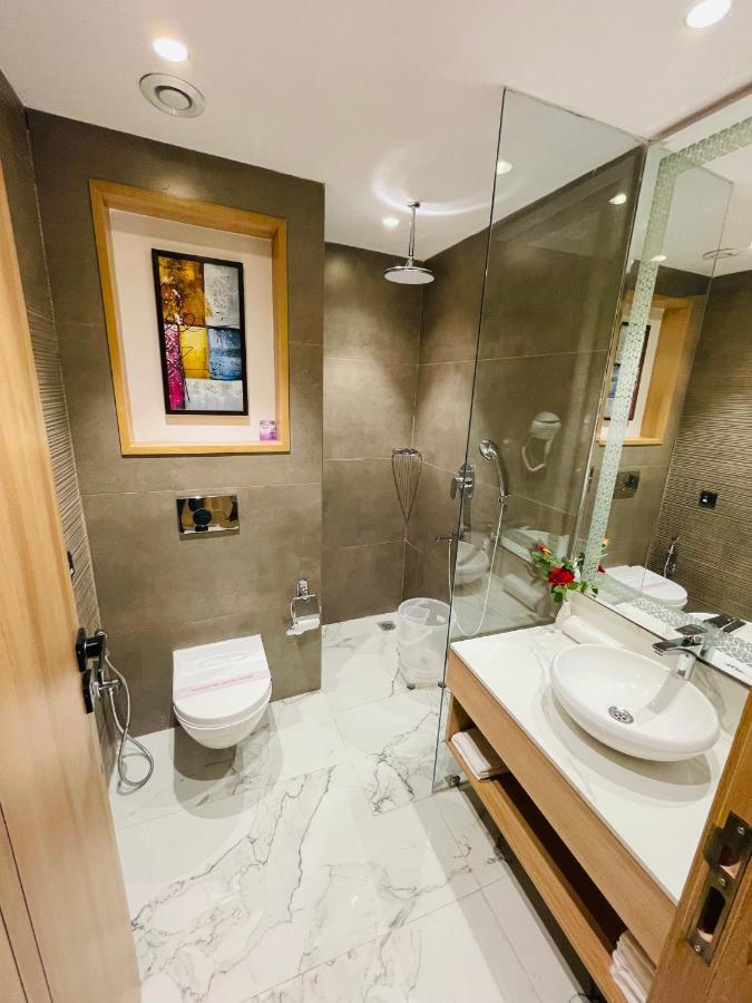 Hotel Malbork Inn @ Janakpuri เดลี ภายนอก รูปภาพ