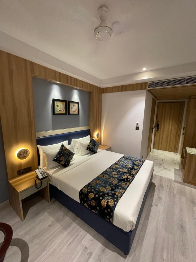 Hotel Malbork Inn @ Janakpuri เดลี ภายนอก รูปภาพ